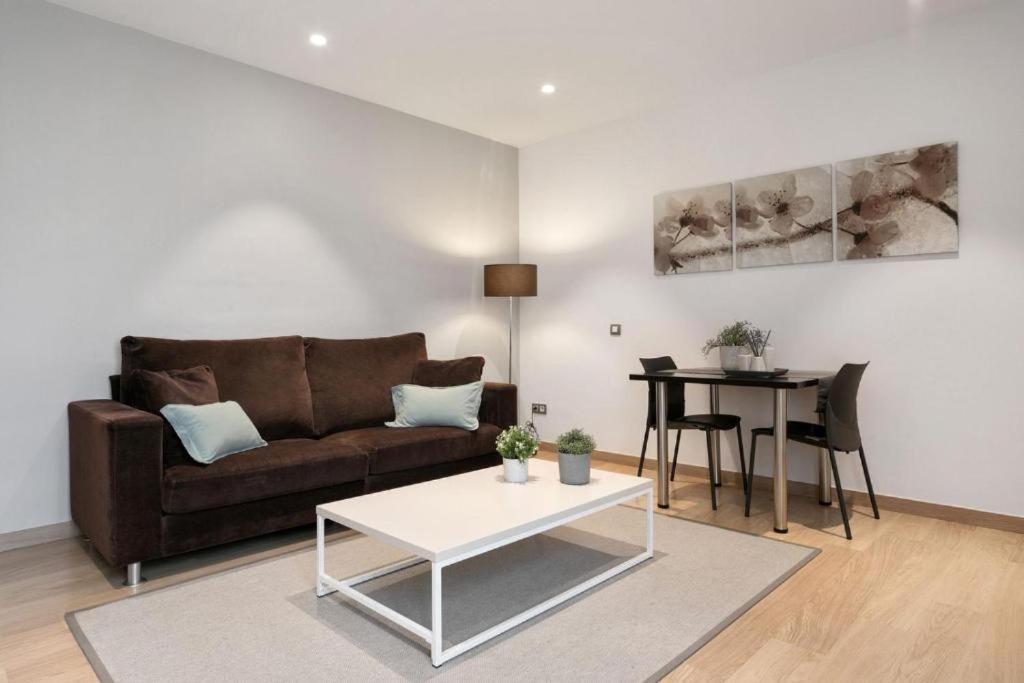 Fisa Rentals Gran Via Apartments Barcelona Exteriér fotografie