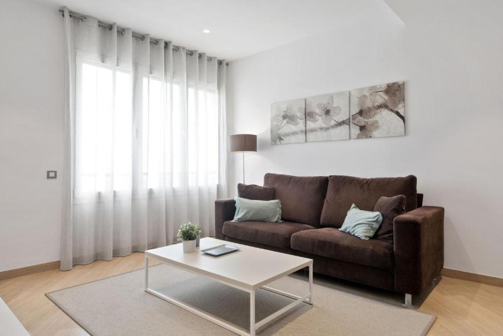 Fisa Rentals Gran Via Apartments Barcelona Exteriér fotografie