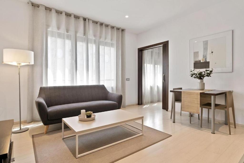 Fisa Rentals Gran Via Apartments Barcelona Exteriér fotografie