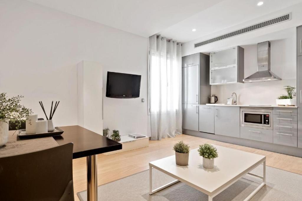 Fisa Rentals Gran Via Apartments Barcelona Exteriér fotografie